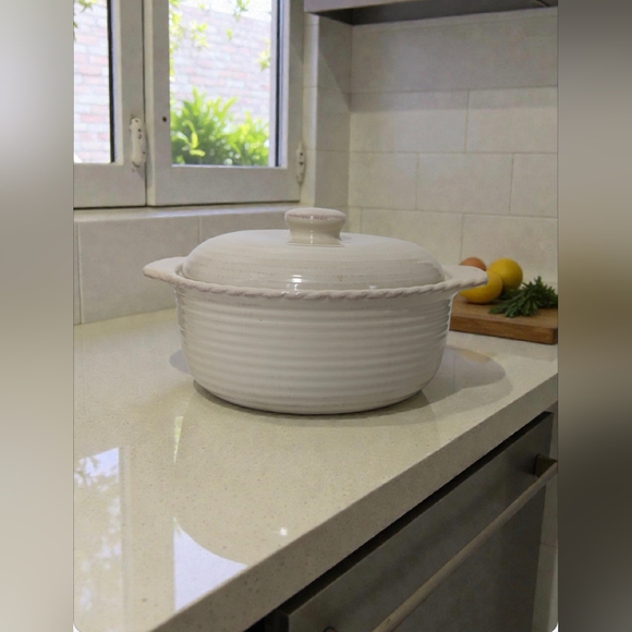 Roscher & Cie Other - Roscher & Cie. 3-Quart Round White Ceramic Covered Casserole Dish